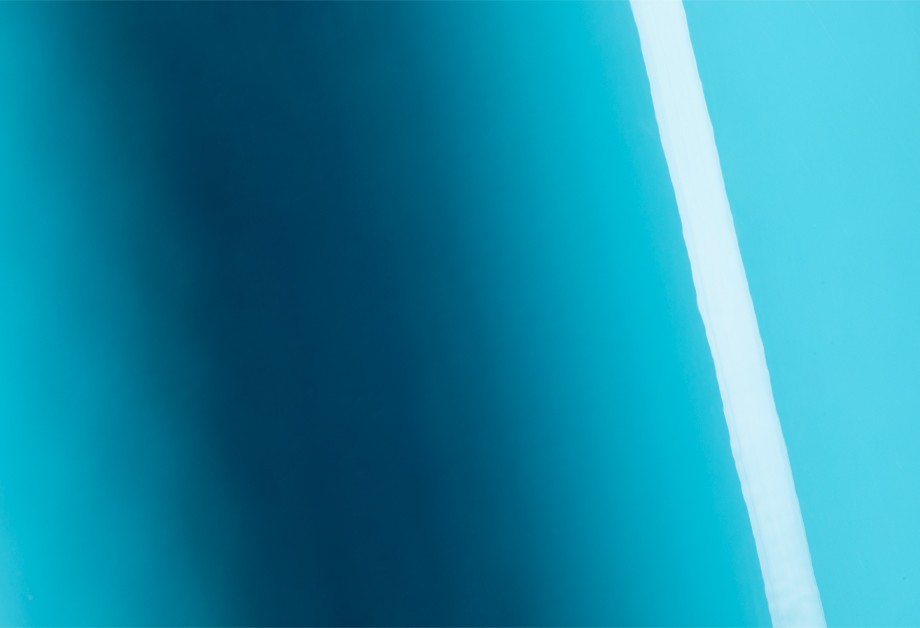 gloss-turquoise-ocean